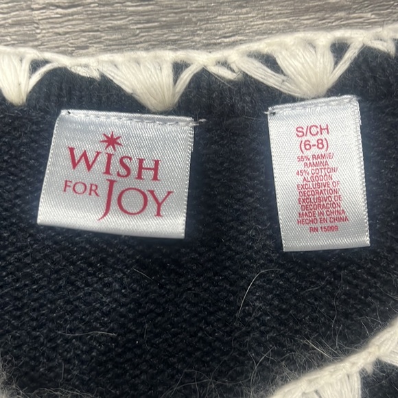 Vintage Snowflake Christmas Sweater - Picture 2 of 4